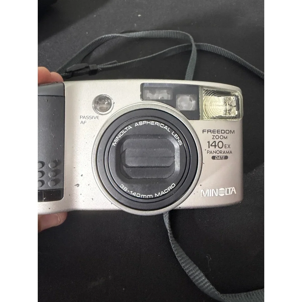 Minolta Freedom Zoom 140EX 35mm Film Camera Silver Good Panorama Date Macro
